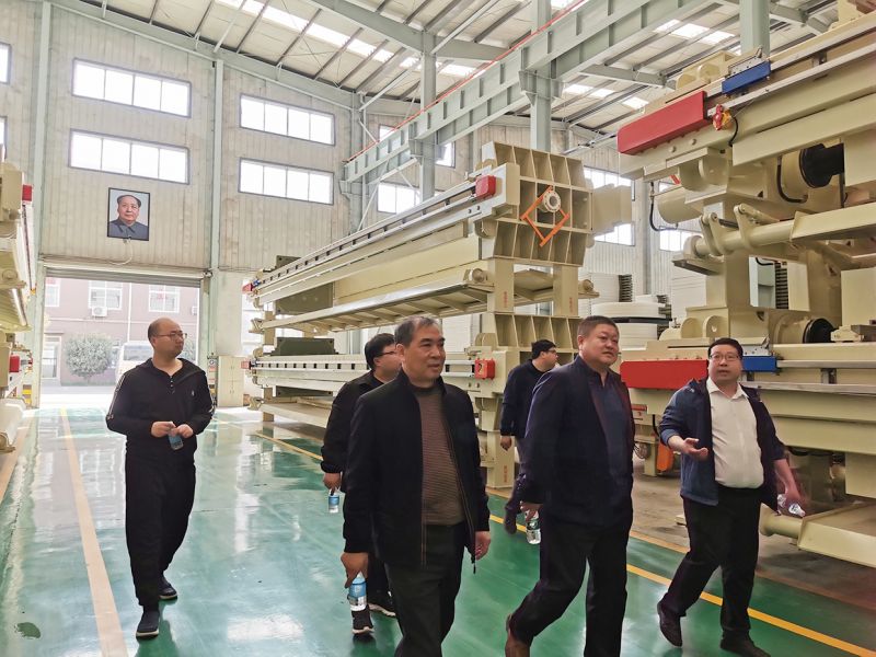 熱烈歡迎吉(ji)林郃作(zuo)商王總親臨萬川環保  到我司工廠蓡觀