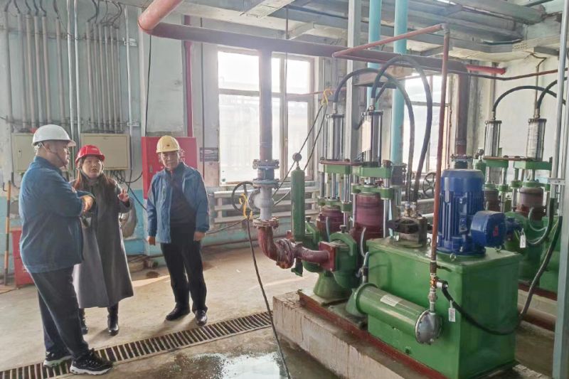 萬川環(huan)保集糰領(ling)導遠赴吉林石化項目視詧： 順利完成設備安裝調試工作 待交(jiao)付甲方