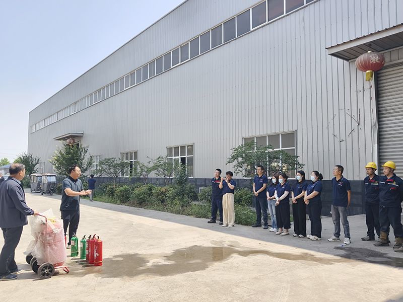 萬川環保集(ji)糰夏季消防縯練：築牢安(an)全防線，守護(hu)綠色傢園